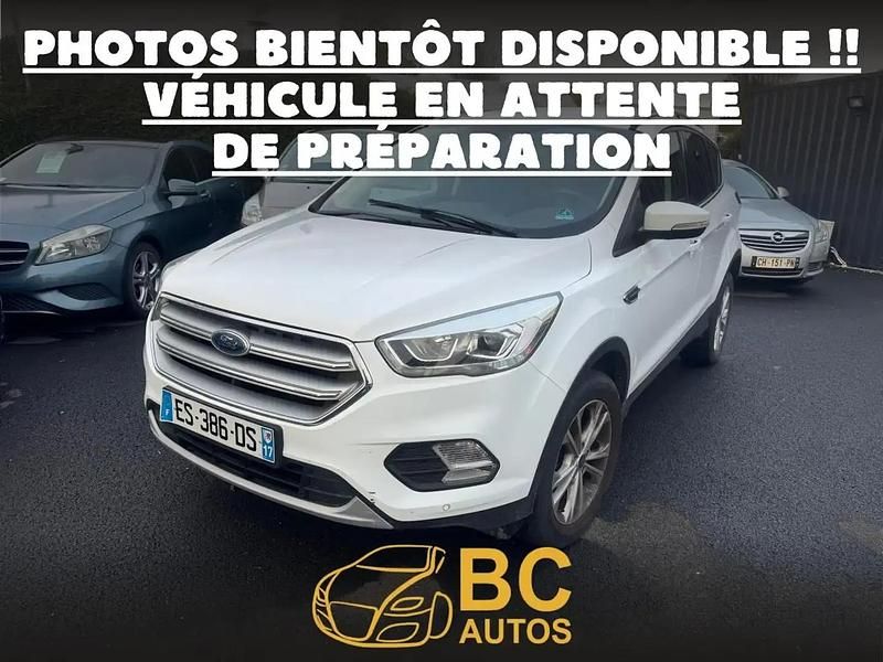 Blanc Occasion 2017 Ford Kuga Titanium SUV | 14 900 € (Prix juste) - Image 1/2