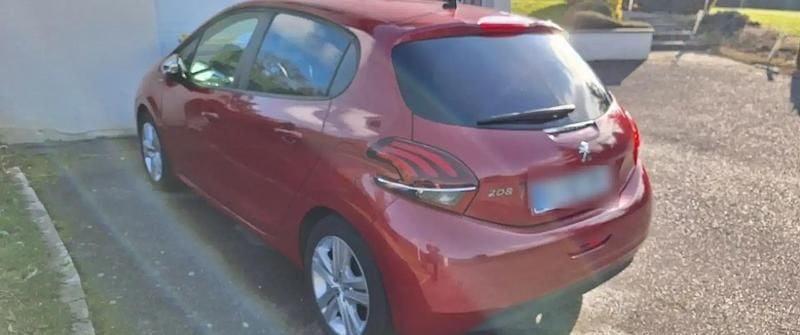 Rouge Utilisé 2017 Peugeot 208 S Citadine | 3 800 € (Super prix) - Image 1/4