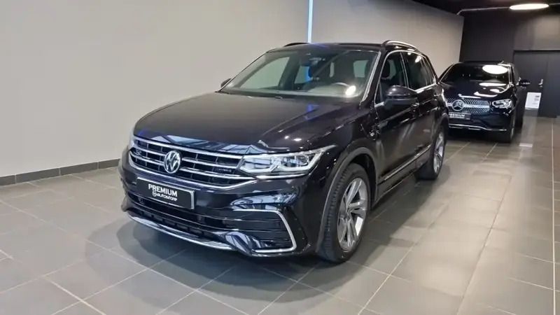 Noir Utilisé 2021 VW Tiguan R-line SUV | 32 990 € (Prix assez cher) - Image 1/4