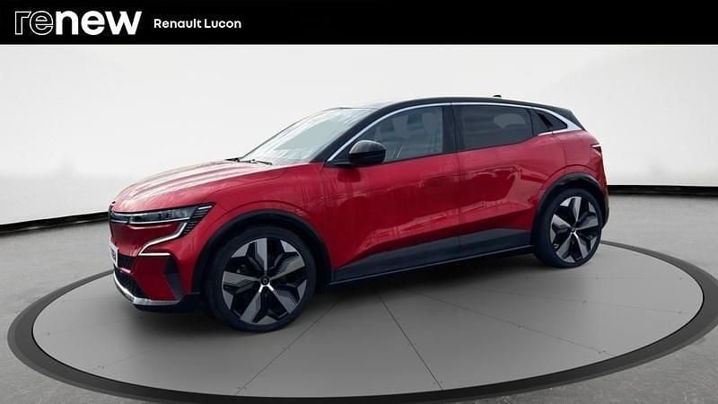 Rouge Occasion 2022 Renault Megane E-Tech Techno Berline | 23 490 € (Prix juste) - Image 1/4