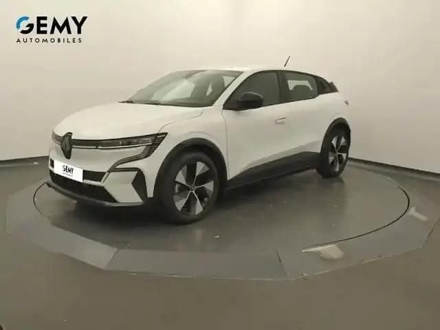Blanc Occasion 2022 Renault Megane E-Tech Equilibre Berline | 17 890 € (Prix juste) - Image 1/4