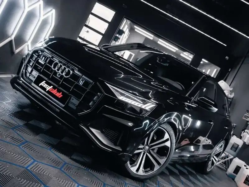 Noir Utilisé 2019 Audi Q8 S-Line SUV | 55 990 € (Prix juste) - Image 1/4