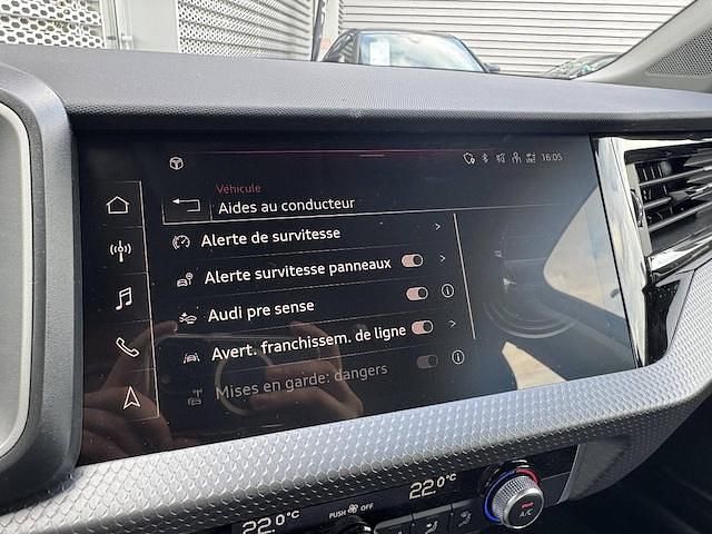 Occasion Audi A1 Sportback Design 95 ch (69 kW) 2025 Blanc glacier métallisé noir mythe métallisé Citadine