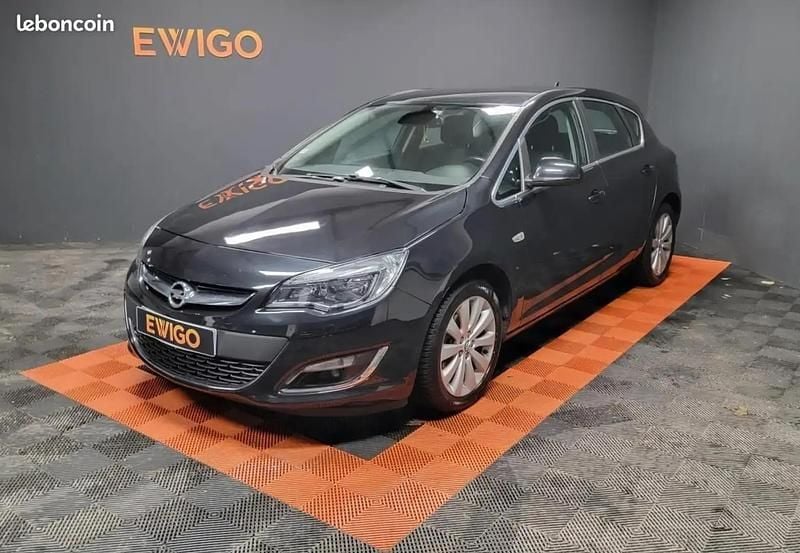 Noir Utilisé 2015 Opel Astra Cosmo Citadine | 7 490 € - Image 1/4