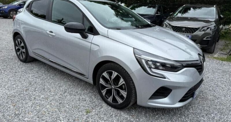 Gris Utilisé 2023 Renault Clio V Evolution Citadine | 15 990 € (Prix juste) - Image 1/4