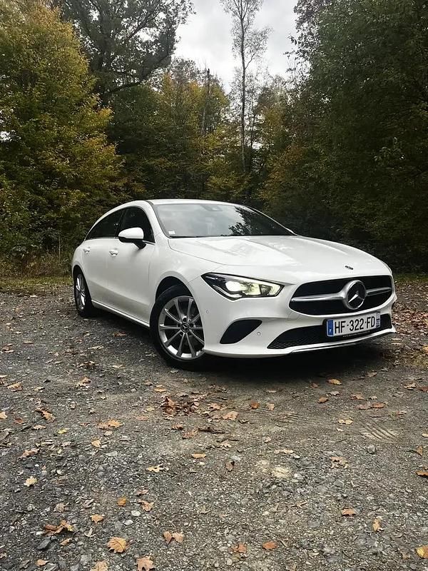Blanc Occasion 2020 Mercedes CLA180 Shooting Brake Progressive Break | 18 900 € (Prix juste) - Image 1/4