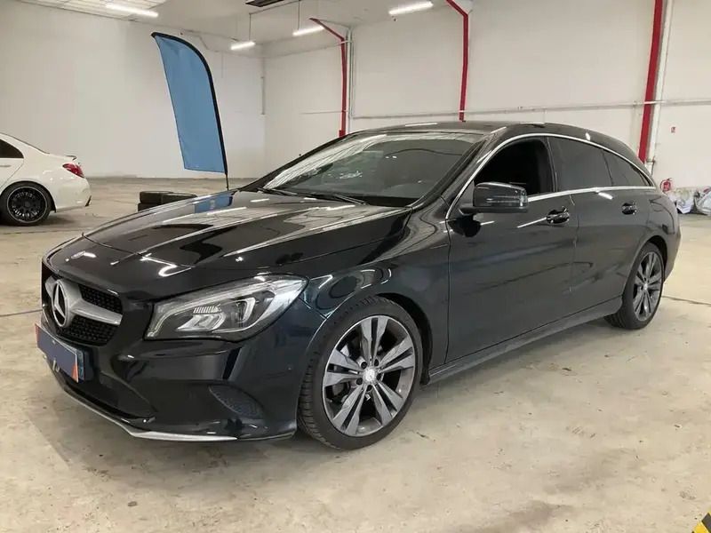Noir Utilisé 2017 Mercedes CLA200 Shooting Brake Break | 12 000 € - Image 1/4