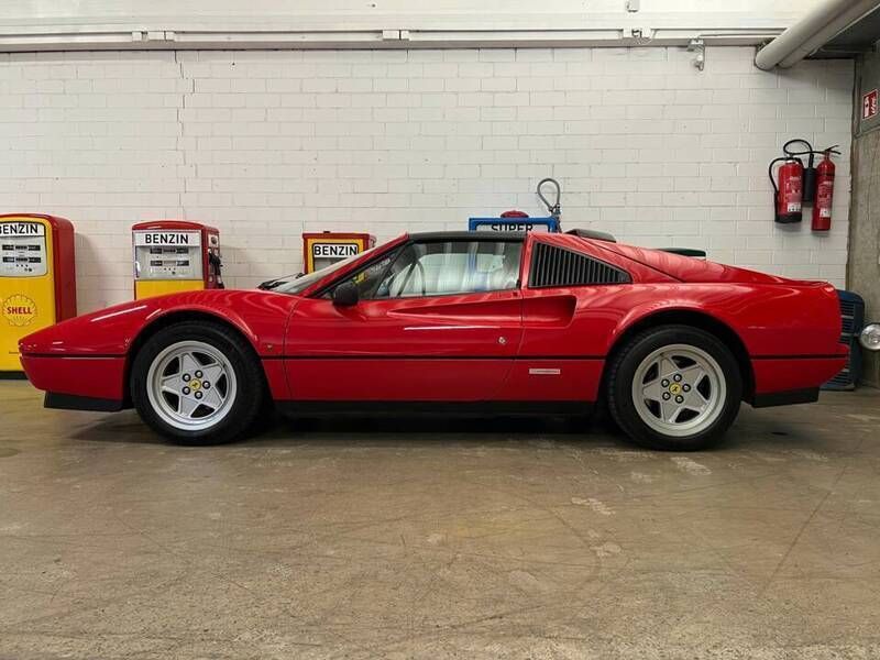 Rouge Utilisé 1986 Ferrari 328 Coupé | 99 900 € - Image 1/4