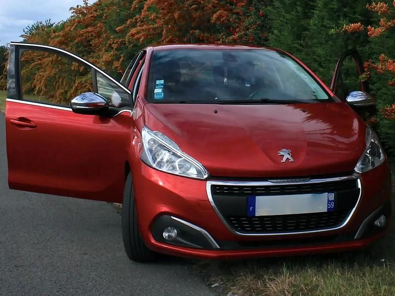 Rouge Utilisé 2018 Peugeot 208 S Citadine | 8 500 € (Bon prix) - Image 1/4