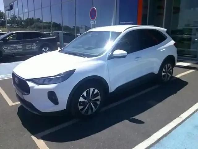 Blanc Occasion 2024 Ford Kuga Titanium SUV | 35 900 € - Image 1/4