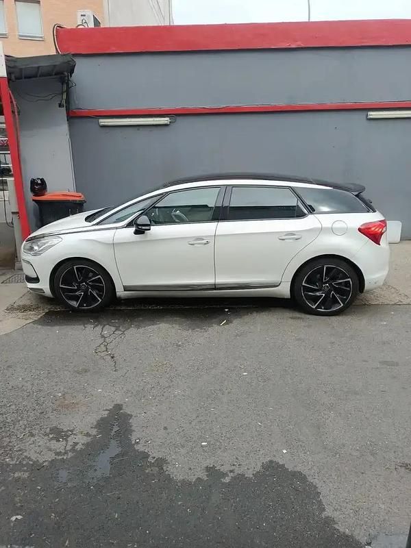 Utilisé 2014 Citroën DS5 Chic Citadine | 4 500 € (Prix juste) - Image 1/4