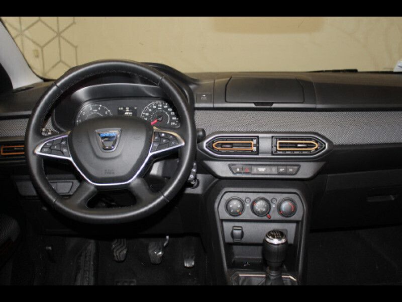 Image 3/4