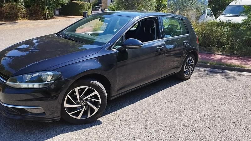 Noir Utilisé 2018 VW Golf VII Sound Berline | 12 900 € (Prix juste) - Image 1/4