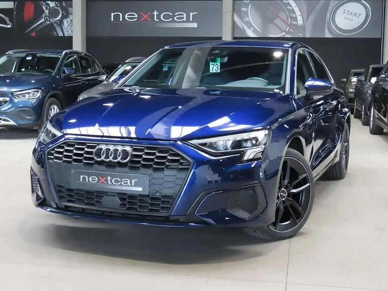 Bleu Utilisé 2021 Audi A3 Sportback Sport Citadine | 21 390 € (Prix juste) - Image 1/4