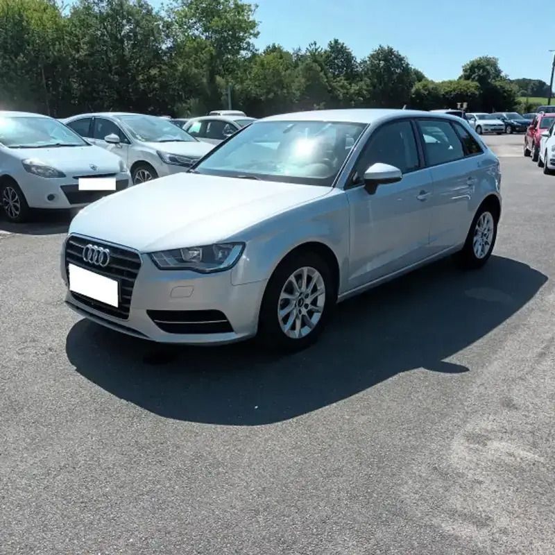 Gris Utilisé 2013 Audi A3 Attraction Berline | 12 990 € (Prix assez cher) - Image 1/4