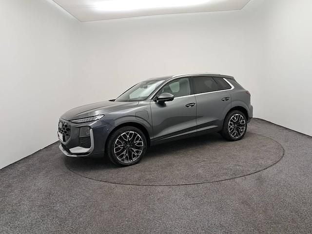 Gris daytona nacré Occasion 2026 Audi Q3 Design SUV | 69 890 € - Image 1/4