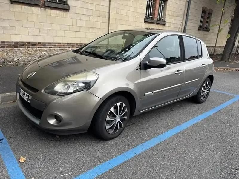 Utilisé 2007 Renault Clio II Dynamique Berline | 2 000 € (Super prix) - Image 1/4
