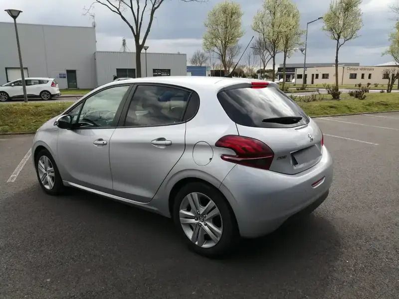 Argent Utilisé 2018 Peugeot 208 Style Citadine | 6 990 € (Bon prix) - Image 1/4