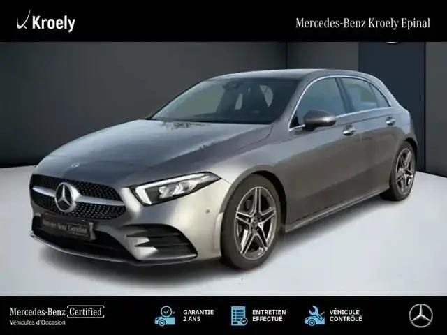 Gris foncé Utilisé 2022 Mercedes A180 AMG line Berline | 29 990 € (Prix cher) - Image 1/4