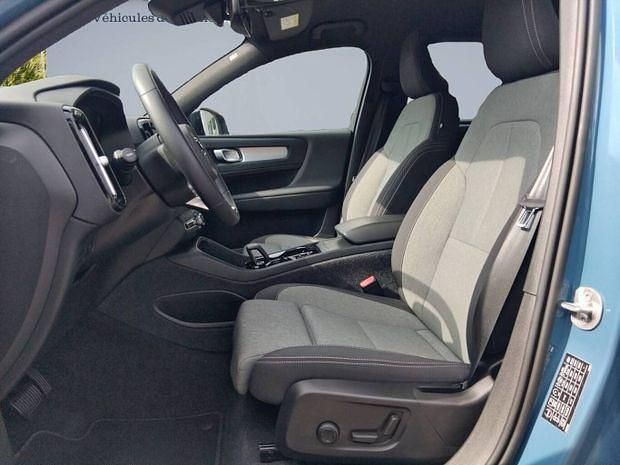 Bleu Utilisé 2024 Volvo XC40 Plus SUV | 33 980 € (Bon prix) - Image 1/4