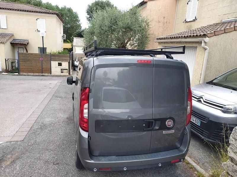 Occasion Fiat Doblò 95 ch (69 kW) 2017 Gris Monospace