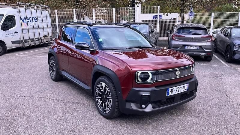 Occasion Renault 4 E-Tech Iconic 110 kW (150 ch) 2025 Rouge SUV