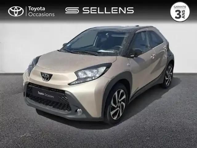 Beige Utilisé 2023 Toyota Aygo X Design SUV | 13 880 € - Image 1/4