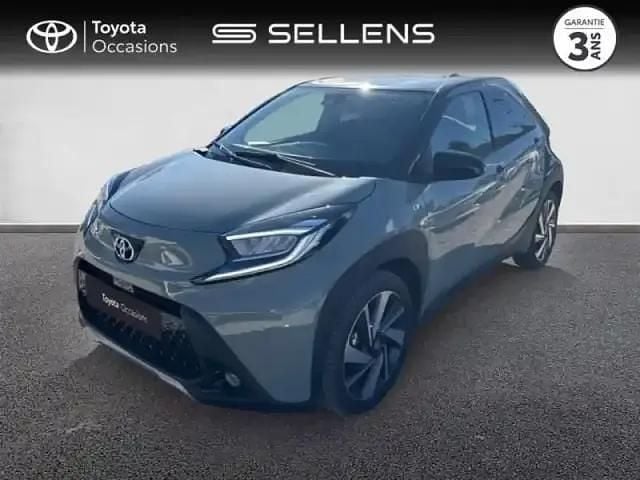Biton vert cardamome métal/toit noir Utilisé 2024 Toyota Aygo X SUV | 19 990 € - Image 1/4