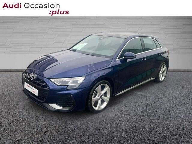 Bleu navarre métallisé Utilisé 2025 Audi A3 S-Line | 38 290 € - Image 1/4