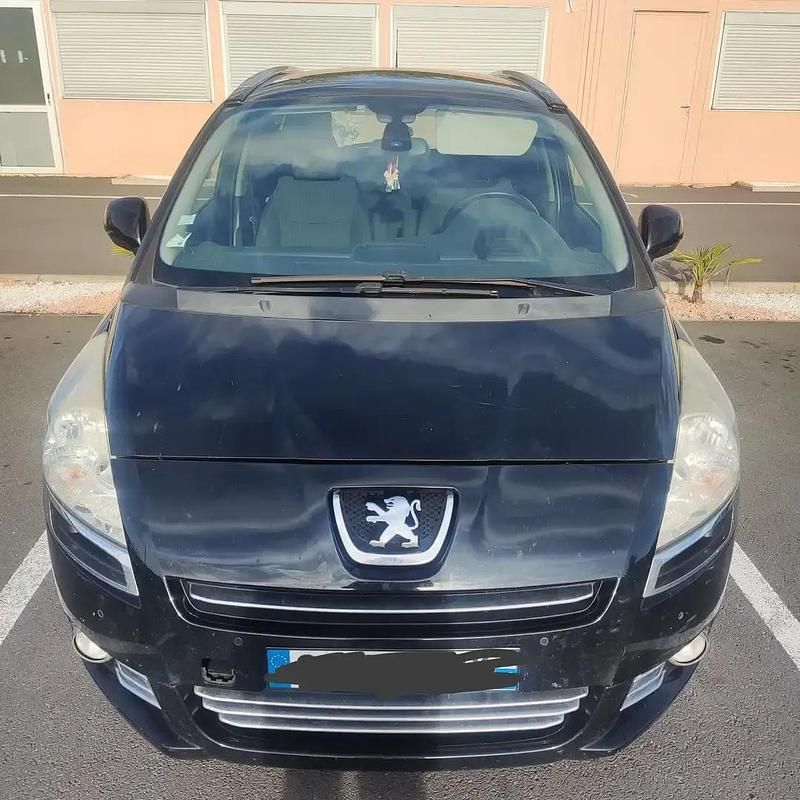 Utilisé 2012 Peugeot 5008 Style Monospace | 4 000 € (Prix juste) - Image 1/4