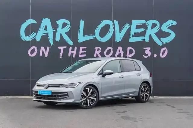 Argent satellite Utilisé 2025 VW Golf VIII Berline | 34 690 € (Prix assez cher) - Image 1/4