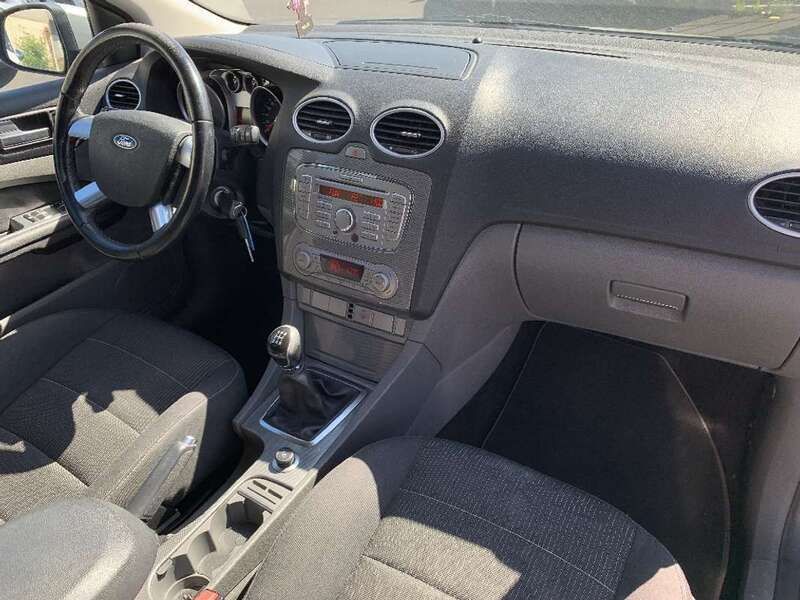 Image 2/4