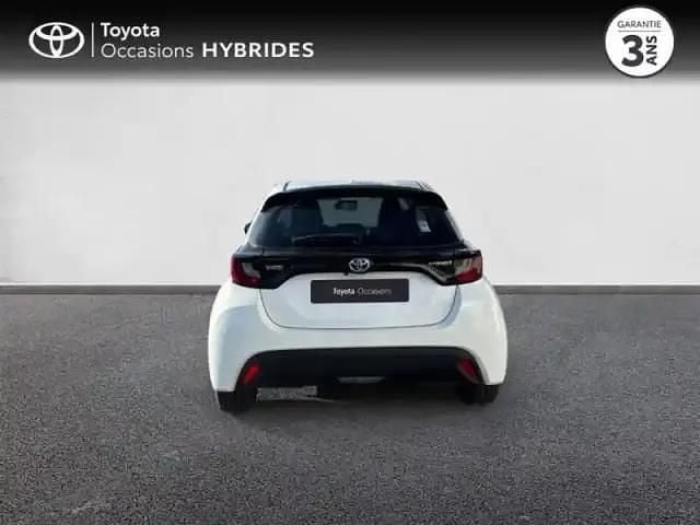 Occasion Toyota Yaris Hybrid 116 ch (85 kW) 2021 Blanc pur Berline