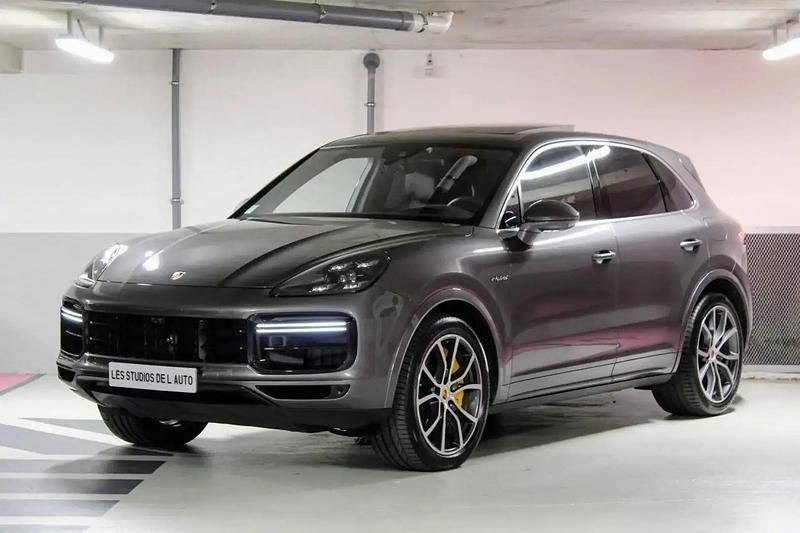 Gris Occasion 2019 Porsche Cayenne Turbo S SUV | 84 950 € (Prix assez cher) - Image 1/4