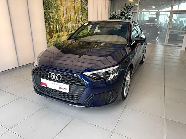 Bleu navarre métallisé Utilisé 2022 Audi A3 Design | 23 990 € (Bon prix) - Image 1/4