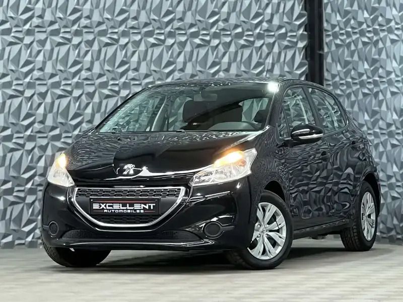 Noir Utilisé 2015 Peugeot 208 Allure Citadine | 5 950 € (Super prix) - Image 1/4