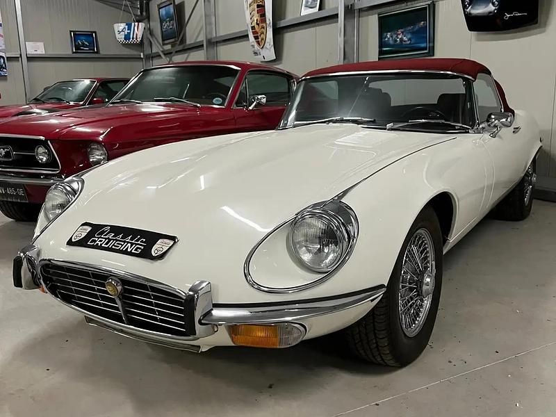 Blanc Occasion 1974 Jaguar E-Type Cabriolet | 104 000 € - Image 1/4