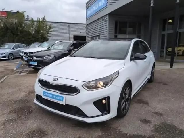 Blanc Occasion 2020 Kia Ceed GT GT-Line Berline | 15 490 € (Bon prix) - Image 1/4