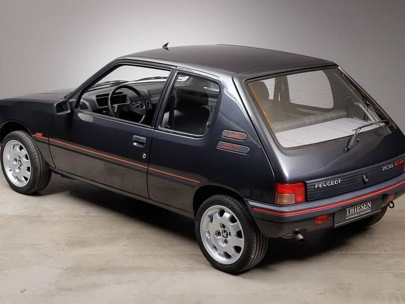 Occasion Peugeot 205 GTi 120 ch (88 kW) 1991 Gris Citadine