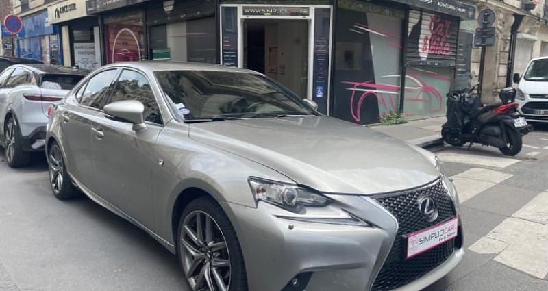 Utilisé 2016 Lexus IS300h Sport Line Berline | 20 980 € (Prix juste) - Image 1/4