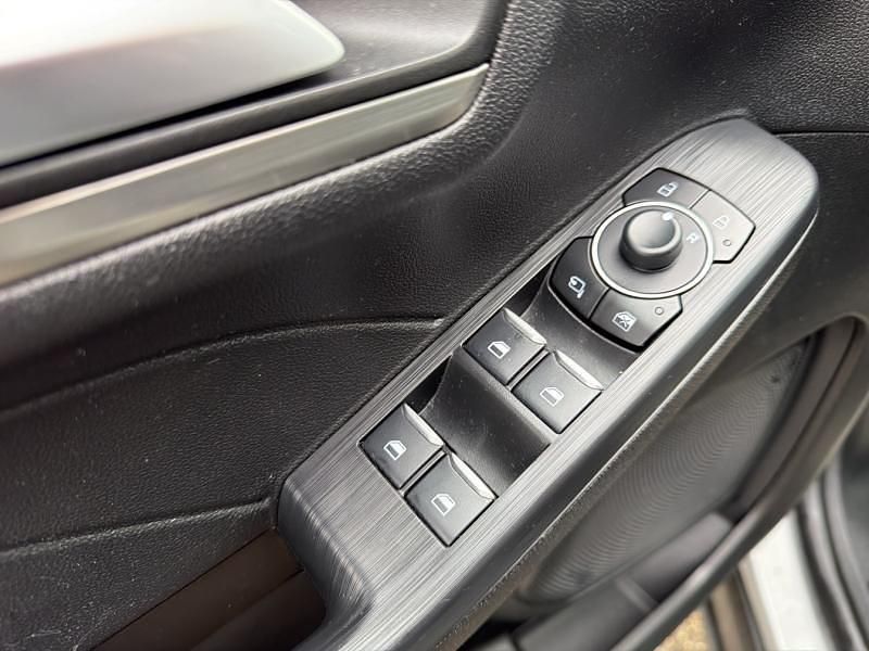 Occasion Ford Kuga Titanium 152 ch (111 kW) 2023 Gris solar mã©tallisã©e SUV