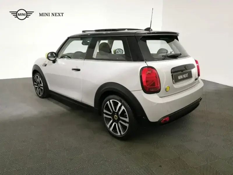 Image 2/4