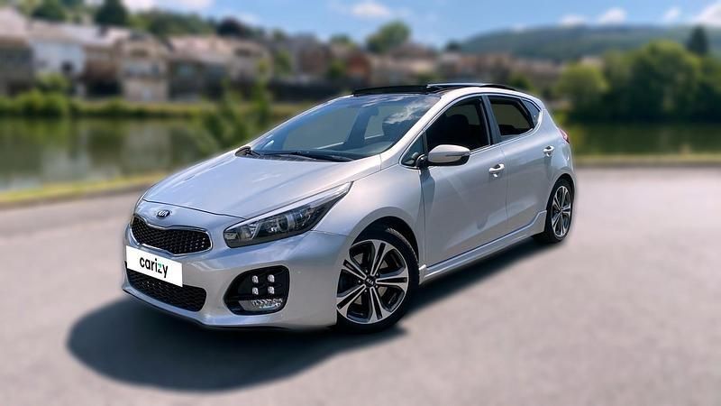 Gris Utilisé 2018 Kia Ceed GT GT-Line Berline | 11 490 € (Prix assez cher) - Image 1/4