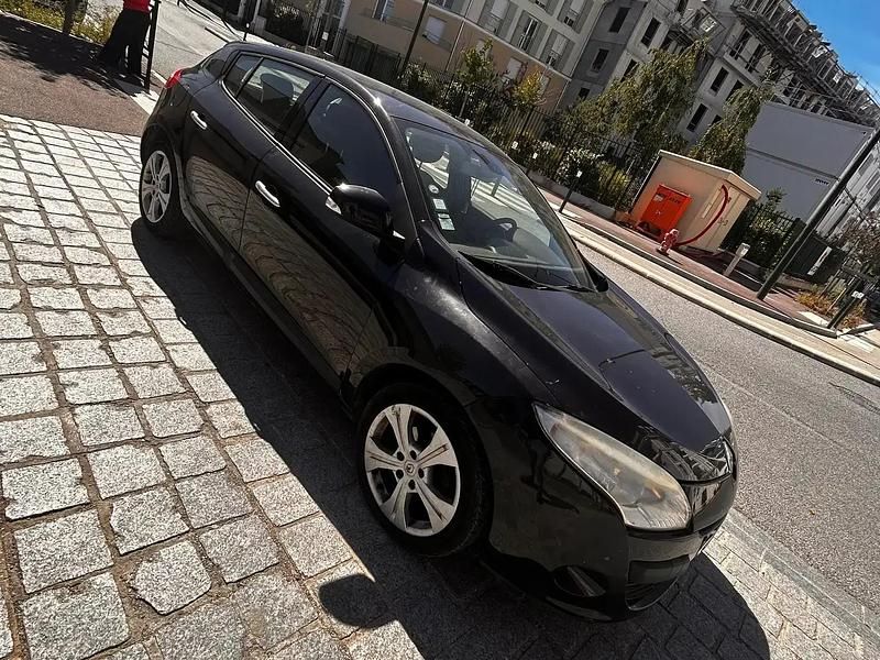 Noir Utilisé 2010 Renault Mégane III Berline | 5 700 € (Prix juste) - Image 1/4