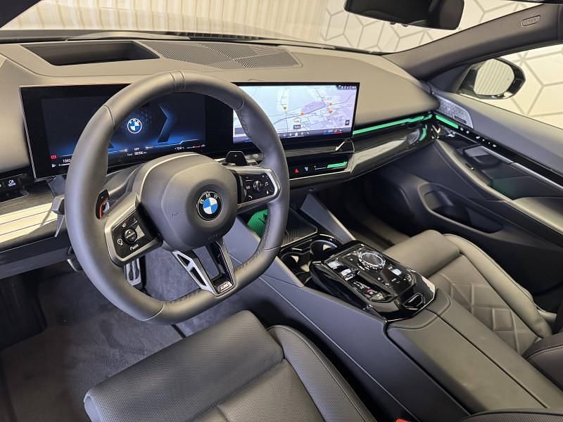 Occasion BMW 520 M Sport 197 ch (144 kW) 2025 Sophistograu brillanteffekt metalli Break