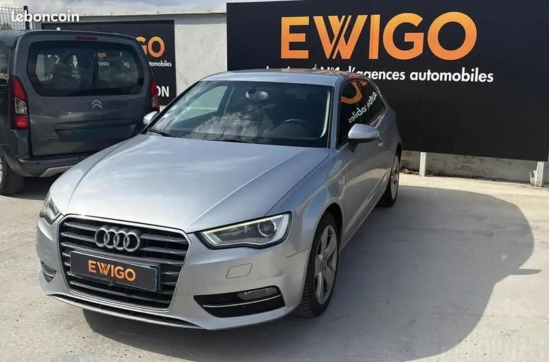 Gris Utilisé 2015 Audi A3 Business Berline | 10 489 € - Image 1/4
