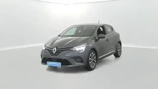 Gris titanium Utilisé 2021 Renault Clio V Berline | 13 990 € (Prix juste) - Image 1/4