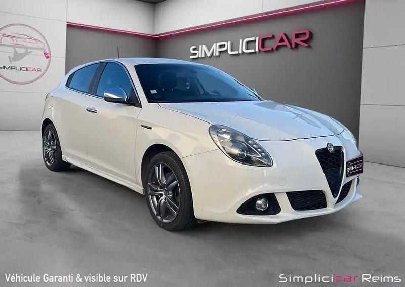 Blanc Occasion 2014 Alfa Romeo Giulietta Distinctive Berline | 9 980 € (Prix juste) - Image 1/4