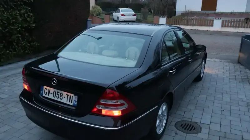 Image 2/4
