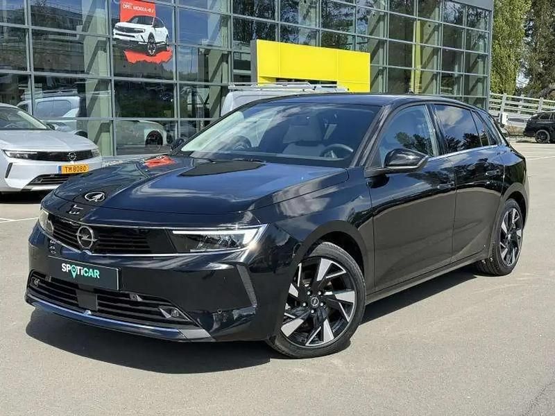 Noir Utilisé 2022 Opel Astra Elegance Berline | 32 307 € - Image 1/4